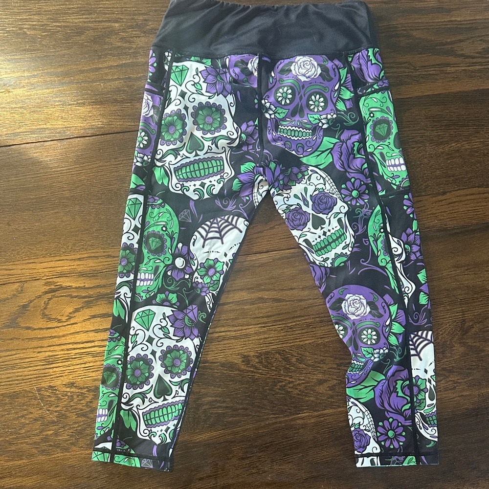 Constantly Varied Gear Chaos Skulls Capri Leggings - Picture 3 of 4